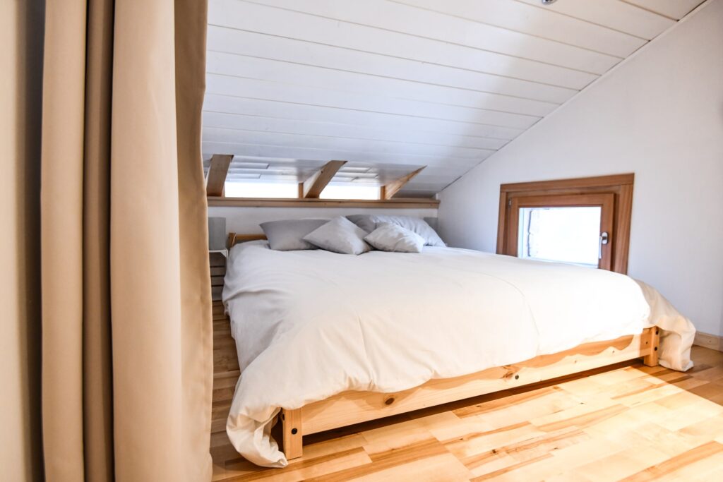 Double bedroom at Le Raccard de Louise
