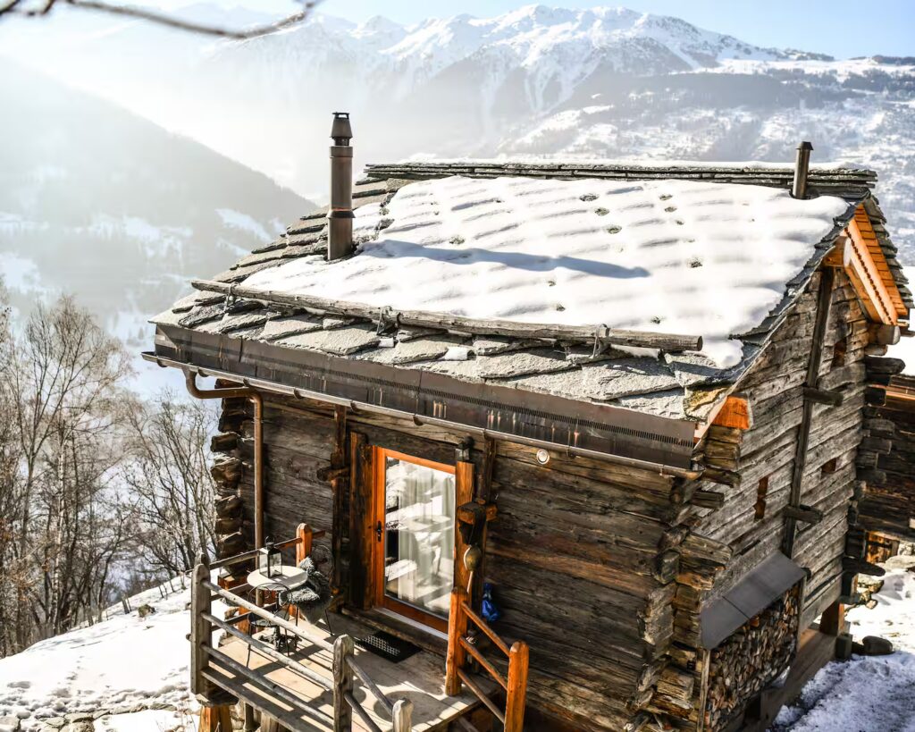 Le Raccard de Louise under snow with Alpine views