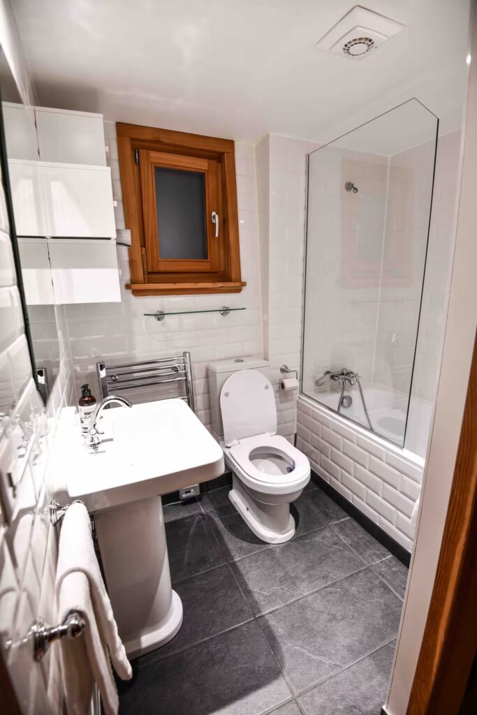 Bathroom at Le Raccard de Louise
