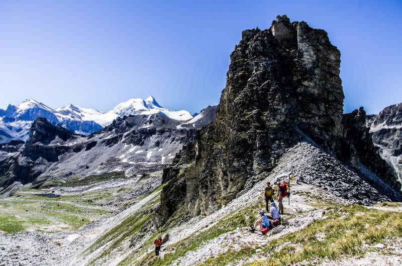 Wanderer auf dem Grat der Becs de Bosson